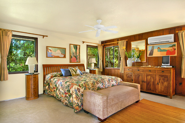 King master suite is on the 2nd floor of the main kauii vacation rental house